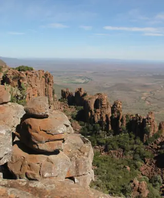 Beobachte Tiere im Wildreservat des Camdeboo Nationalparks